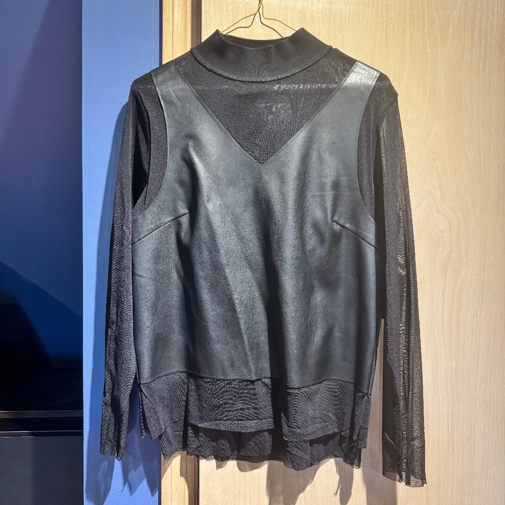 Gabby Isabella, Mesh and "leather like" turtleneck, size M